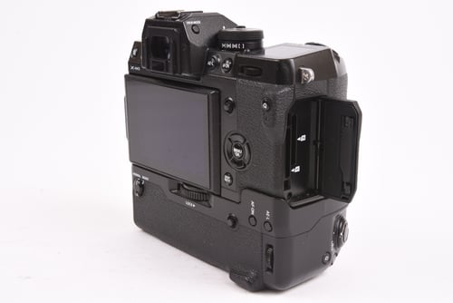 thumbnail-2 for Fujifilm X-H1 w/Grip