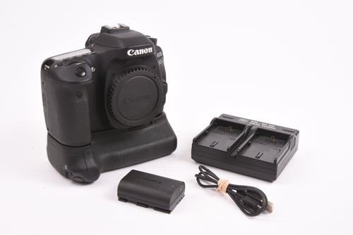 thumbnail-7 for Canon EOS 80D Body w/ Grip