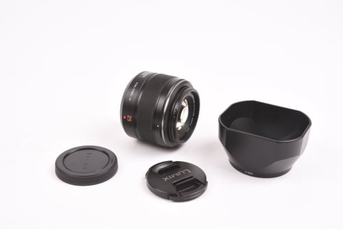 thumbnail-8 for Panasonic MFT 25mm f/1.4 Summilux