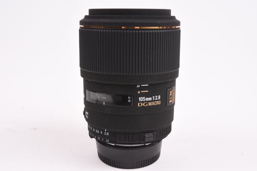 View Sigma 105mm f/2.8 Macro for Nikon AF Sigma 105mm f/2.8 Macro for Nikon AF