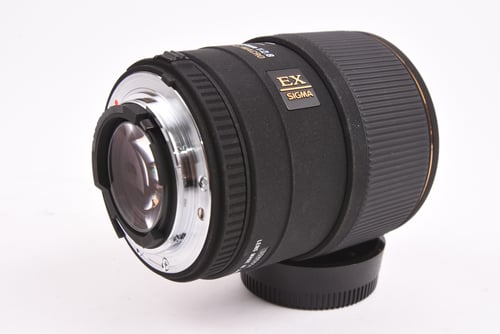 thumbnail-3 for Sigma 105mm f/2.8 Macro for Nikon AF