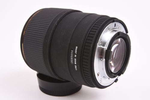 thumbnail-4 for Sigma 105mm f/2.8 Macro for Nikon AF