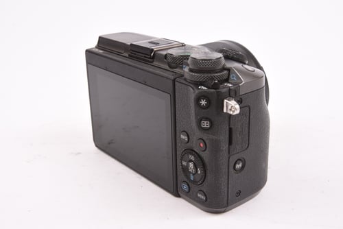 thumbnail-2 for Canon EOS M6 w/ 15-45mm