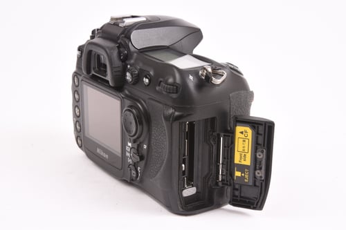 thumbnail-3 for Nikon D200 Body