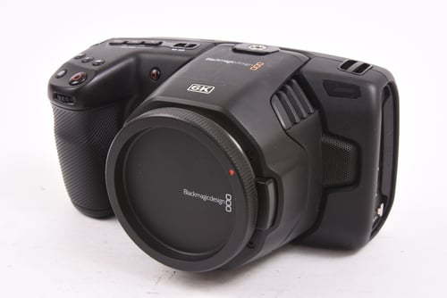 Blackmagic Pocket Cinema Camera 6K EF Mount Outfit