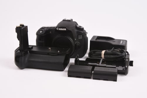 Canon EOS 60D Body w/ Grip