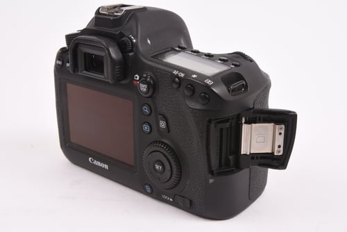 thumbnail-2 for Canon EOS 6D Body w/ Grip