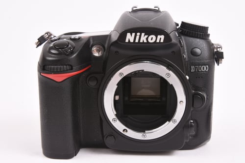thumbnail-4 for Nikon D7000 Body w/ Grip