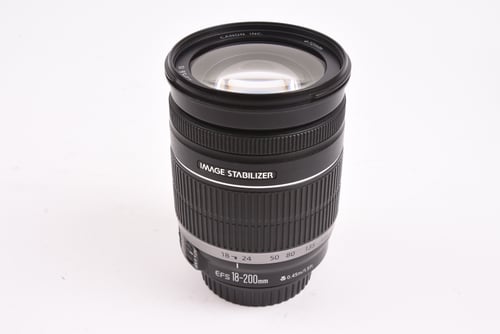 Canon EFS 18-200mm IS