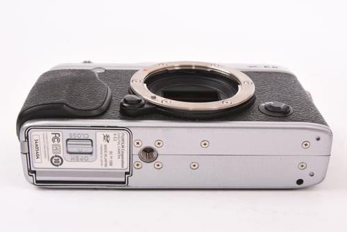 thumbnail-5 for Fujifilm X-E2 Body