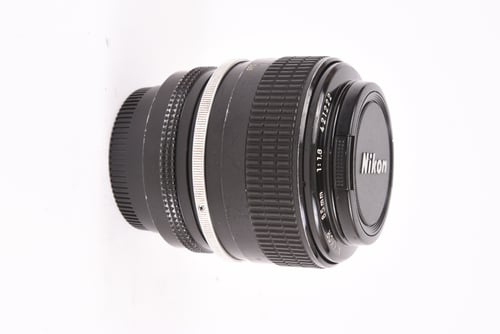 thumbnail-2 for Nikon Non AI 85mm f/1.8