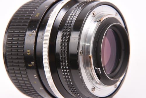 thumbnail-5 for Nikon Non AI 85mm f/1.8