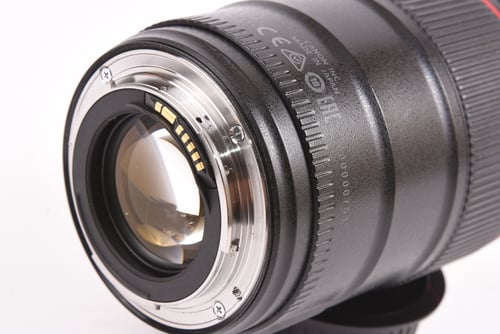 thumbnail-6 for Canon EF 35mm f/1.4 L II