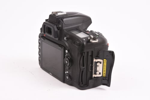 thumbnail-4 for Nikon D750 Body w/ Grip