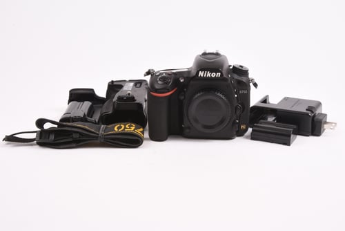 Nikon D750 Body w/ Grip
