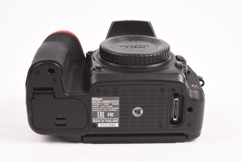 thumbnail-10 for Nikon D750 Body w/ Grip