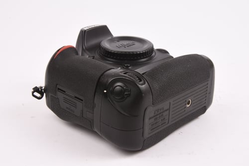 thumbnail-11 for Nikon D750 Body w/ Grip