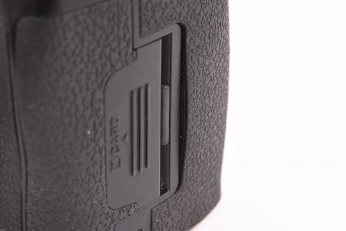 thumbnail-3 for Nikon D750 Body w/ Grip