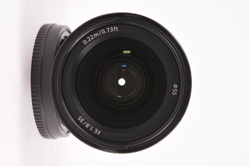 thumbnail-8 for Sony FE 35mm f/1.8