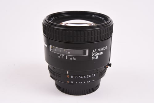 Nikon AF 85mm f/1.8