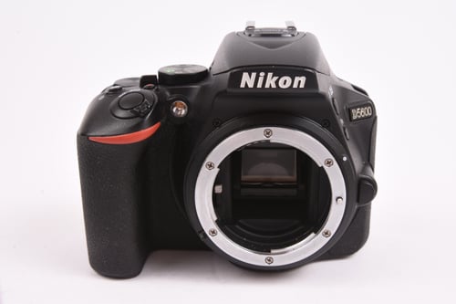 thumbnail-4 for Nikon D5600 w/18-55mm