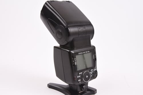 thumbnail-3 for Nikon Speedlight SB-700