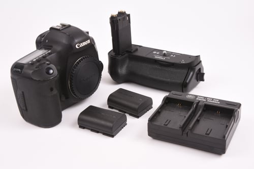 thumbnail-7 for Canon EOS 5D III Body w/ Grip