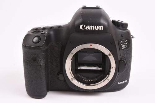 thumbnail-4 for Canon EOS 5D III Body w/ Grip