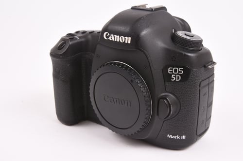Canon EOS 5D III Body w/ Grip