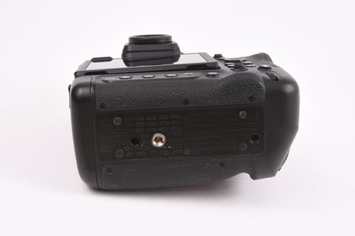 thumbnail-10 for Nikon Z9 Body w/ Cage