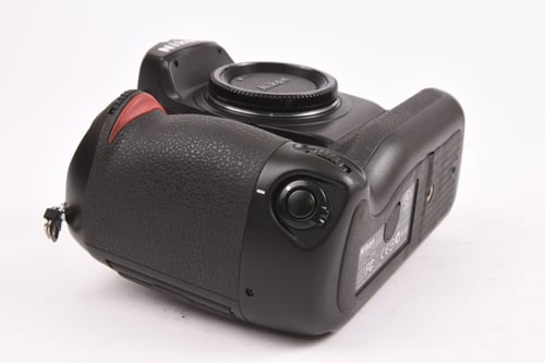 thumbnail-9 for Nikon D2x Body