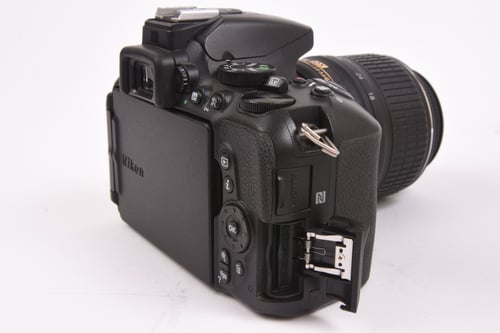 thumbnail-2 for Nikon D5600 w/18-55mm