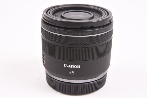 Canon RF 35mm f/1.8 Macro IS STM