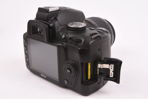 thumbnail-2 for Nikon D3000 w/ 18-55mm