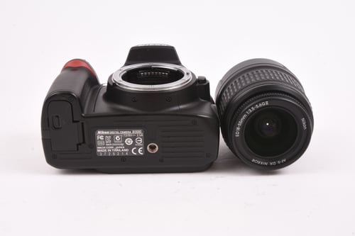 thumbnail-5 for Nikon D3000 w/ 18-55mm