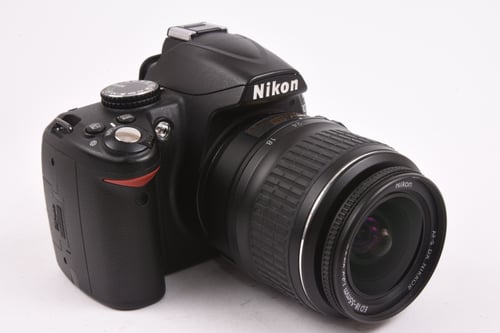 Nikon D3000 w/ 18-55mm