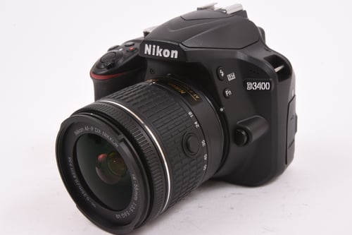 Nikon D3400 w/ 18-55mm