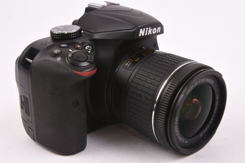 Nikon D3400 w/ 18-55mm