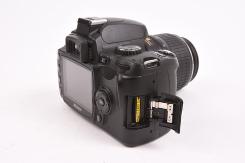 thumbnail-1 for Nikon D40 w/ 18-55mm