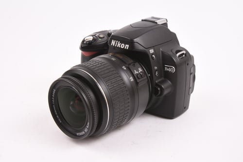 Nikon D40 w/ 18-55mm
