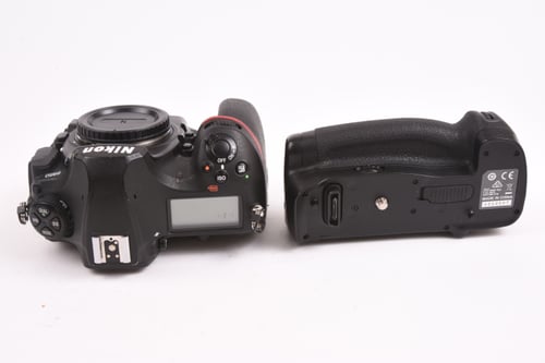 thumbnail-6 for Nikon D850 Body w/ Grip