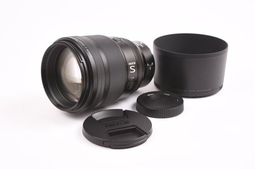 Nikon Z 135mm f/1.8 S Plena
