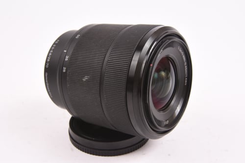 thumbnail-2 for Sony FE 28-70mm f/3.5-5.6 #