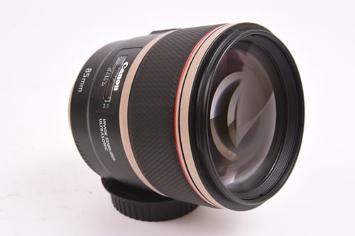 thumbnail-2 for Canon EF 85mm f/1.4 L IS