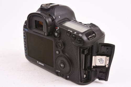 thumbnail-2 for Canon EOS 5D III Body