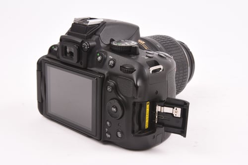 thumbnail-3 for Nikon D5200 w/ 18-55mm