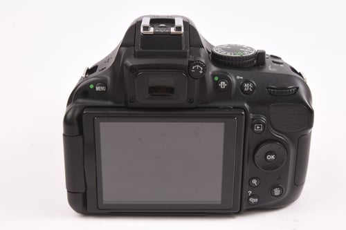 thumbnail-4 for Nikon D5200 w/ 18-55mm
