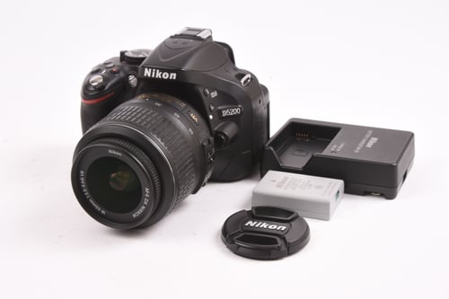 Nikon D5200 w/ 18-55mm