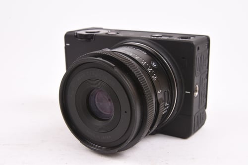 Sigma fp Body w/45mm kit SC:N/A