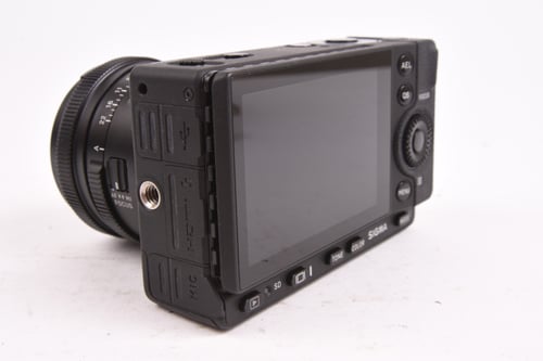 thumbnail-3 for Sigma fp Body w/45mm kit SC:N/A